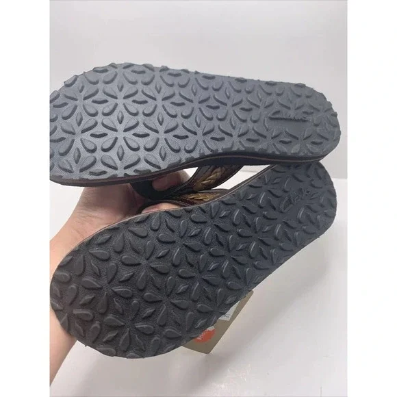 CLARK'S COLLECTION WOMEN'S 7 BROWN LEATHER THONG FLIP FLOP SANDALS, - Picture 4 of 6